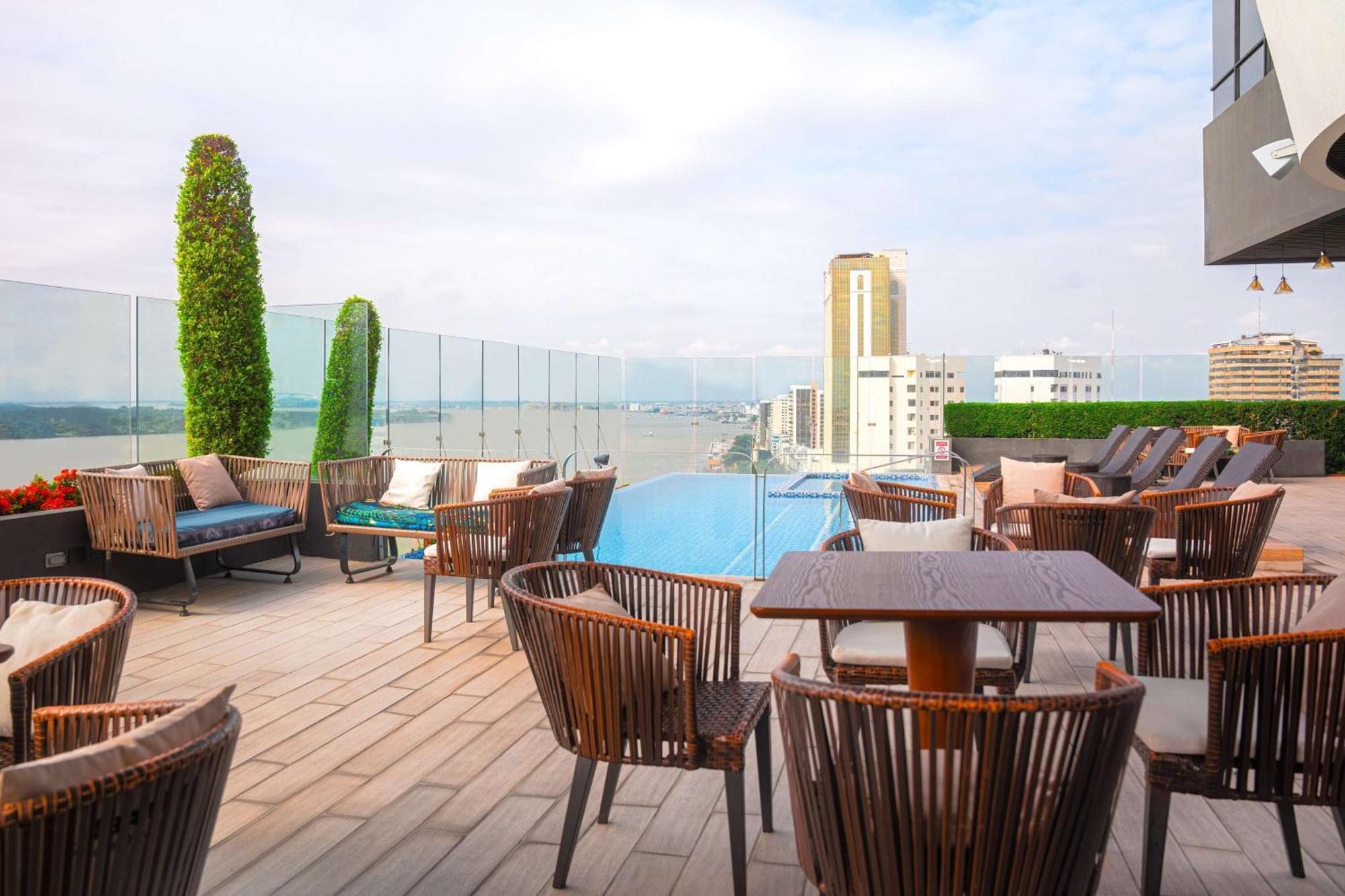 Hotel Doubletree By Hilton Guayaquil Exterior foto