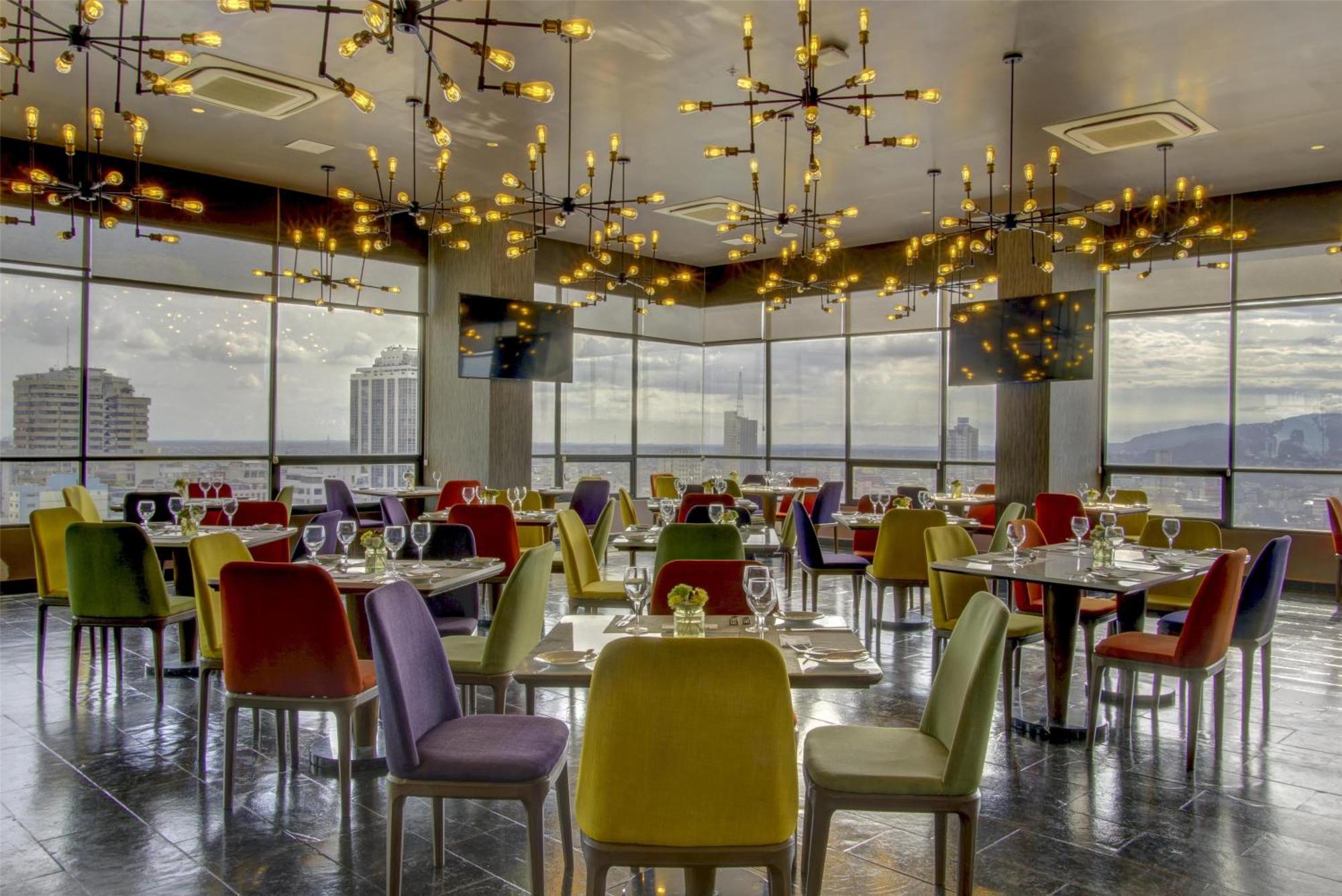 Hotel Doubletree By Hilton Guayaquil Exterior foto