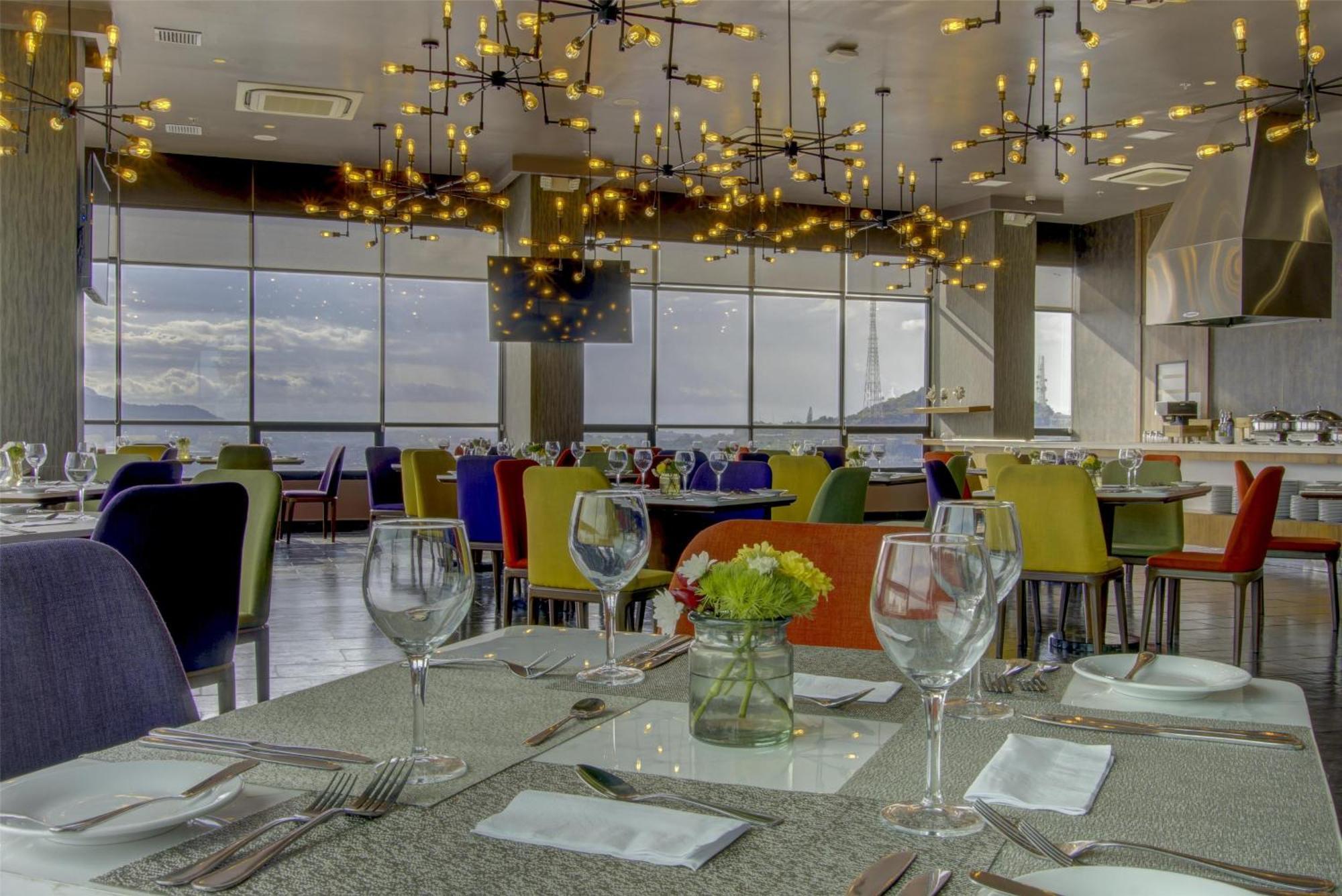 Hotel Doubletree By Hilton Guayaquil Exterior foto