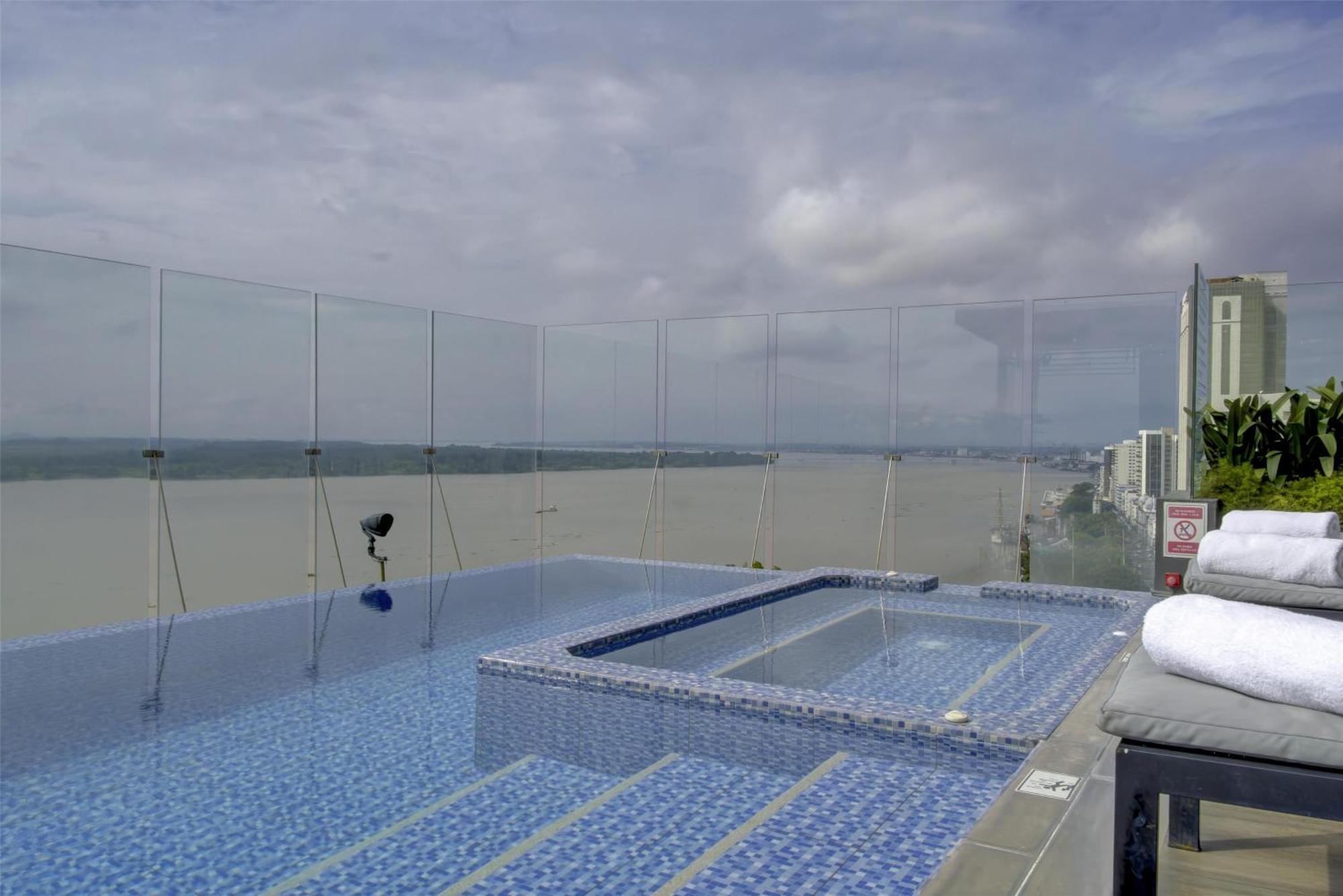 Hotel Doubletree By Hilton Guayaquil Exterior foto