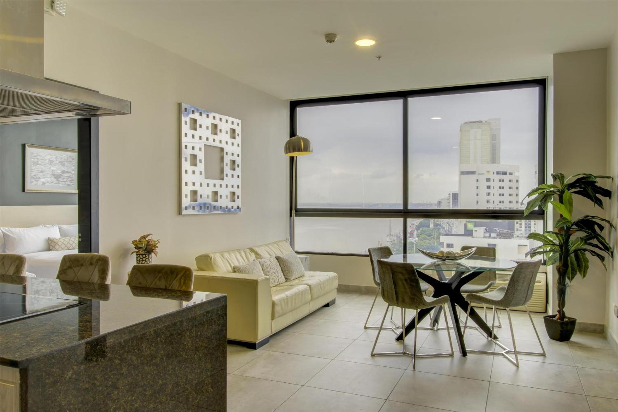 Hotel Doubletree By Hilton Guayaquil Exterior foto