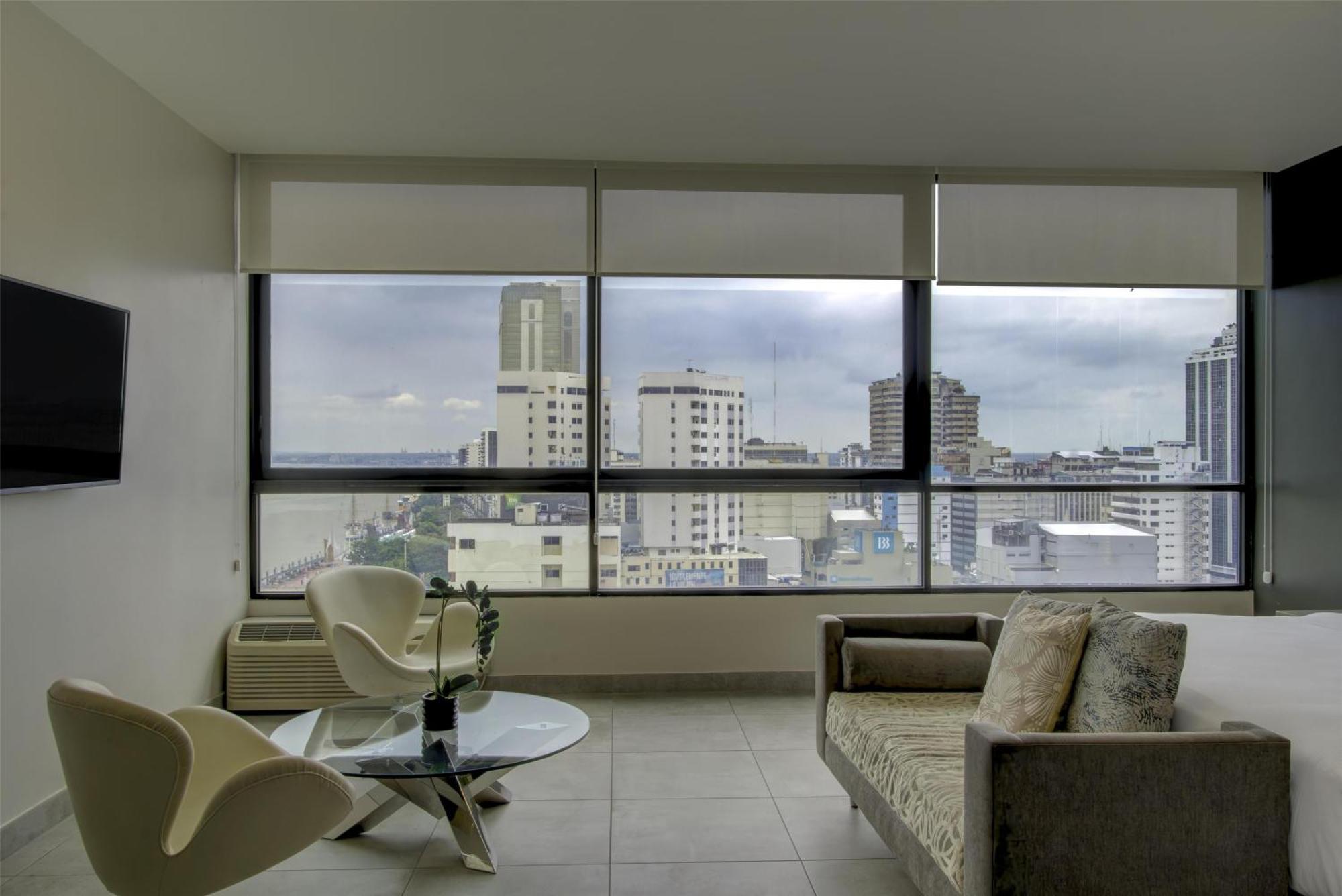 Hotel Doubletree By Hilton Guayaquil Exterior foto